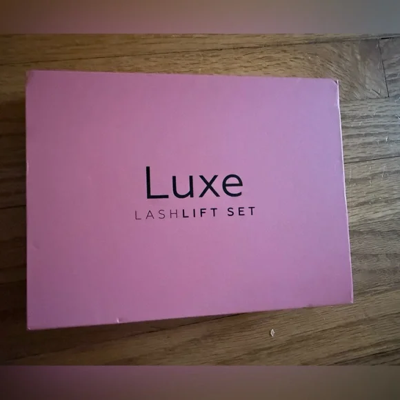 Luxe Lashlift Kit and Tint Kit - Picture 2 of 6